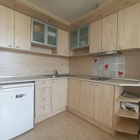 Апартаменты С Террасой Камбани Apartment *